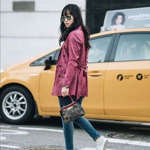 Silky blazer with pockets and waist belt